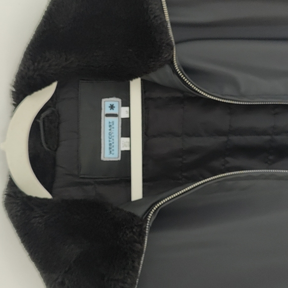 Waterproof black belted jacket - Picture 2 of 3